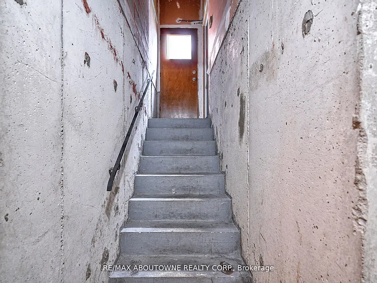 104 Cabinet Cres — Photo 3