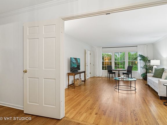 2nd image of 1116 W Mallard Dr