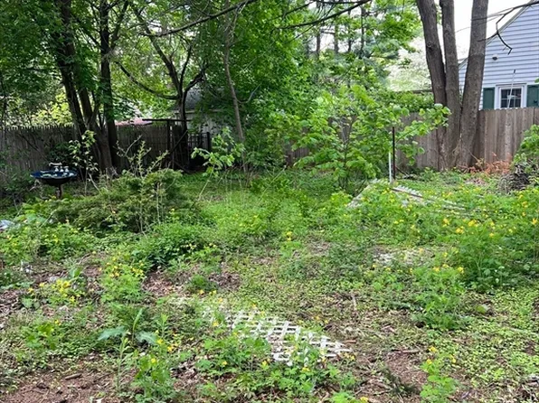 396 Bridge St, Northampton, MA 01060
