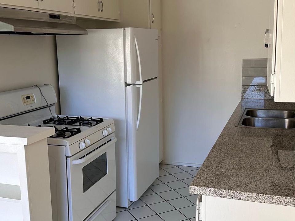 1st image of 852 S Lorraine Blvd #3
