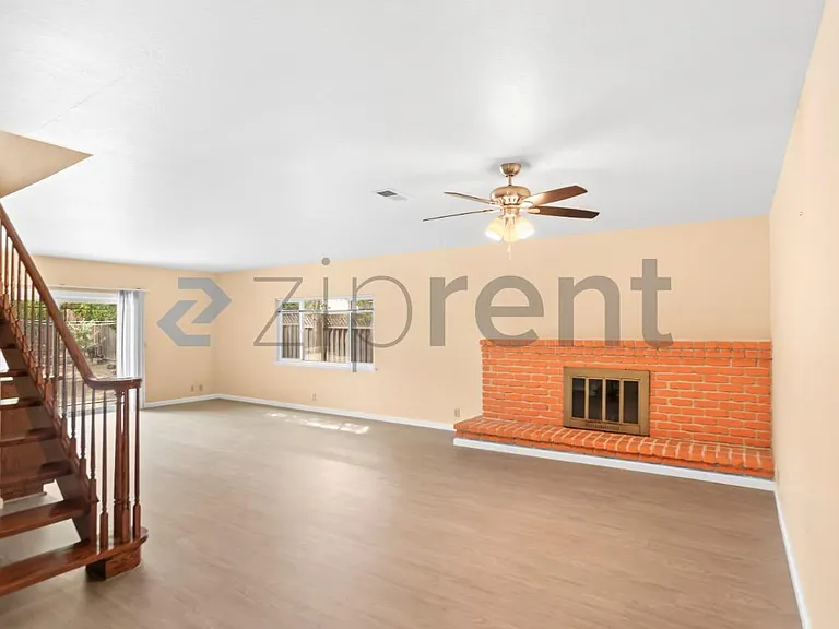 4842 Englewood Dr — Photo 13