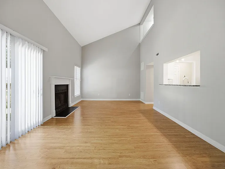 1509 Clermont Rd — Photo 3