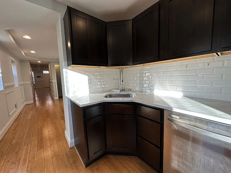305 S Ann St — Photo 9