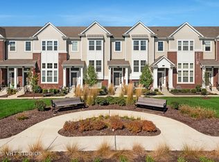 875 Lewisburg Ln, Aurora, IL 60504