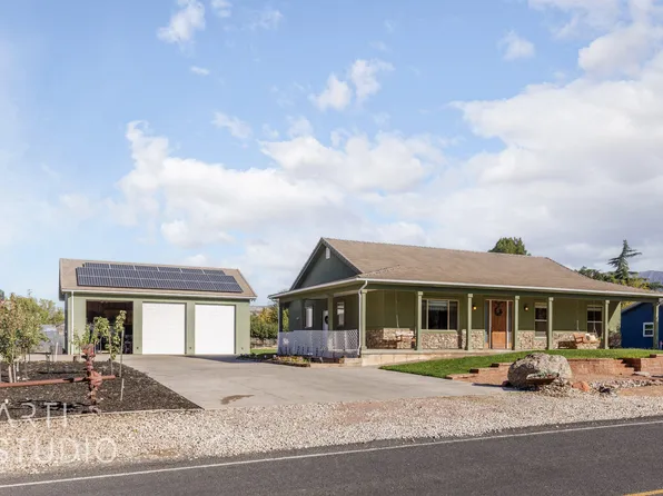 1488 W Diamond Valley Dr, Saint George, UT 84770