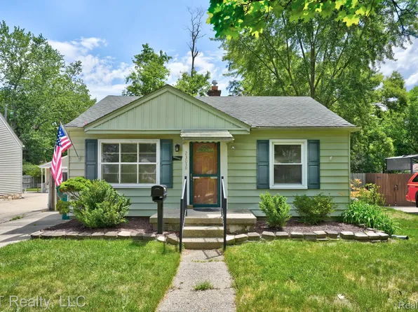 23038 Violet St, Farmington, MI 48336