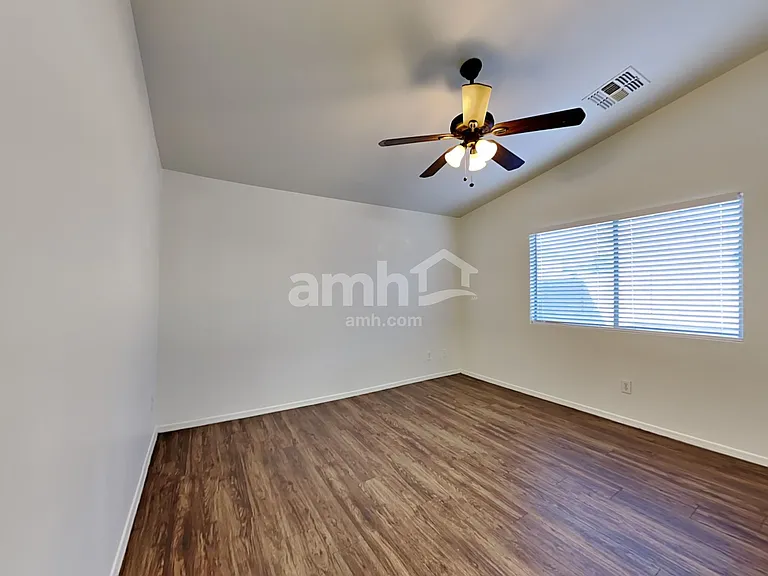 11232 W Pierson St — Photo 12
