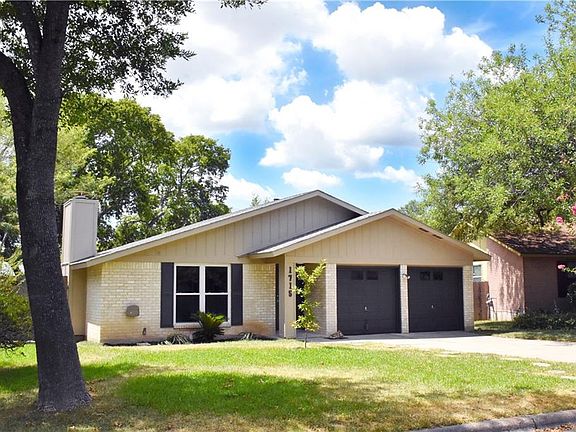 3rd image of 1715 Cricket Hollow Dr