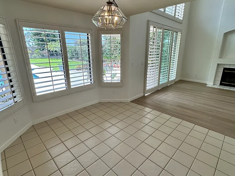 1043 Cordova Dr — Photo 12
