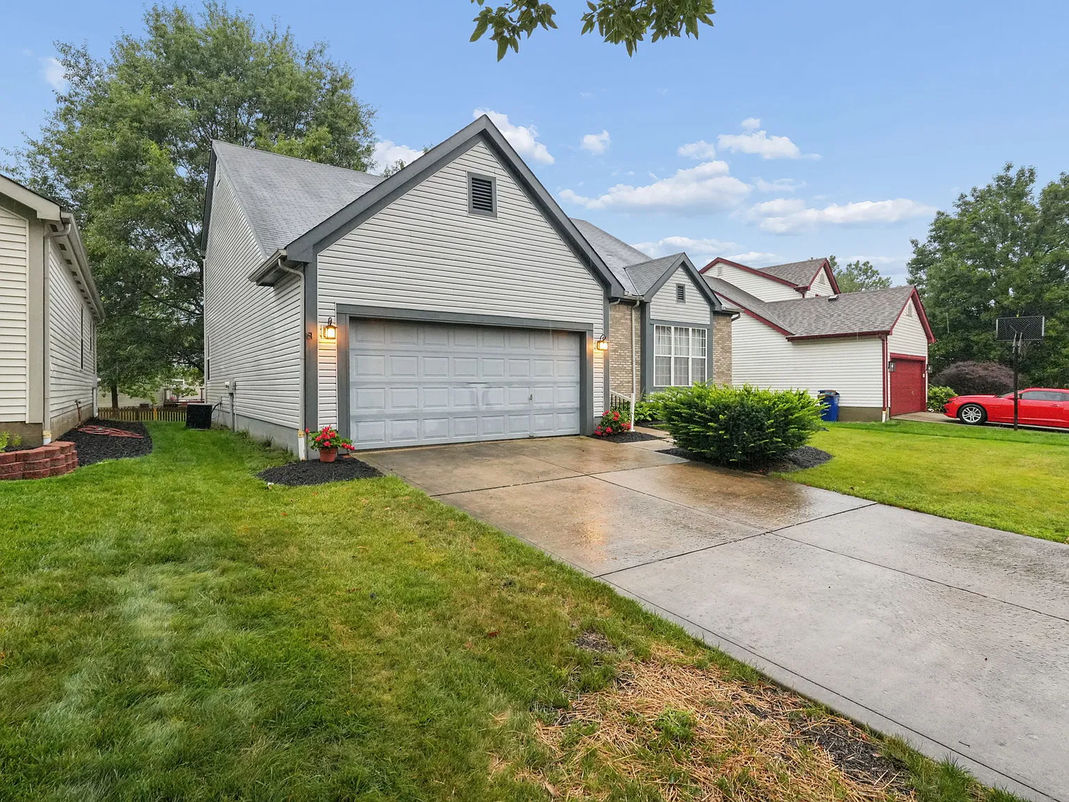 3 bed, 2.5 bath, 2514 sqft, $2,195 — Photo 3