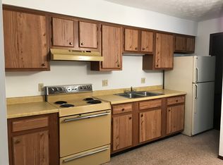 700 Trabar Dr #33, Saint Clairsville, OH 43950