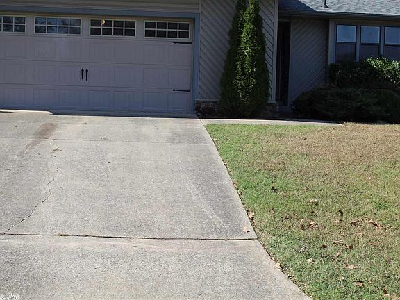 2nd image of 105 Tiffany Cir