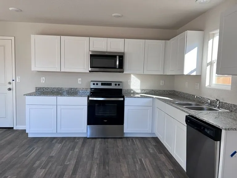2415 Village Dr — Photo 15