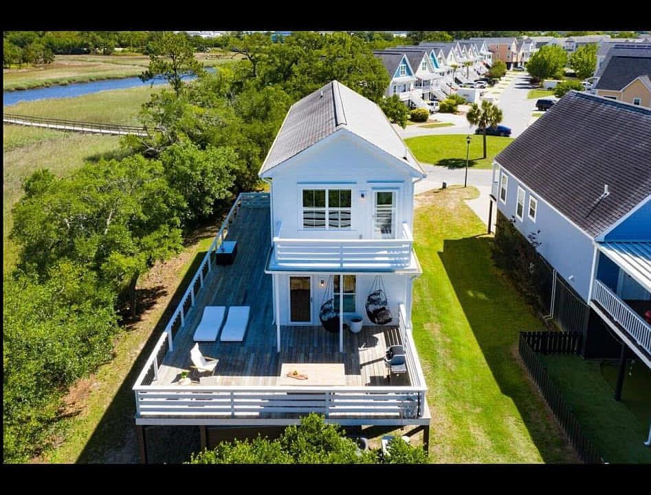 1st image of 1050 Hunley Waters Cir