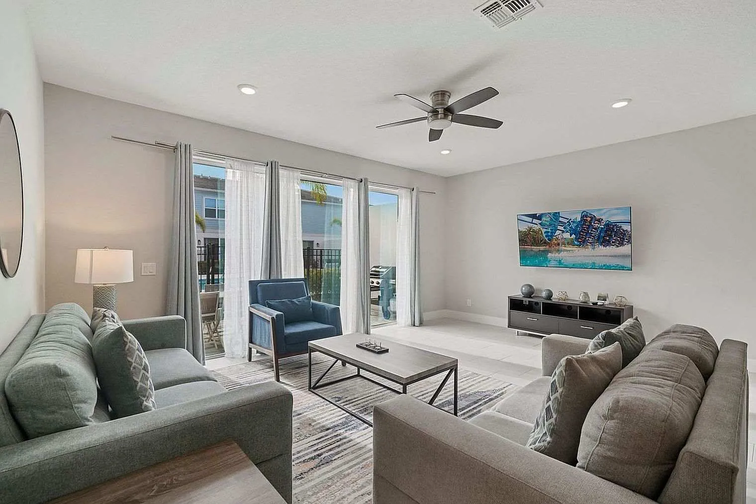 3 bed, 2.0 bath, 1291 sqft, $5,224 — Photo 2