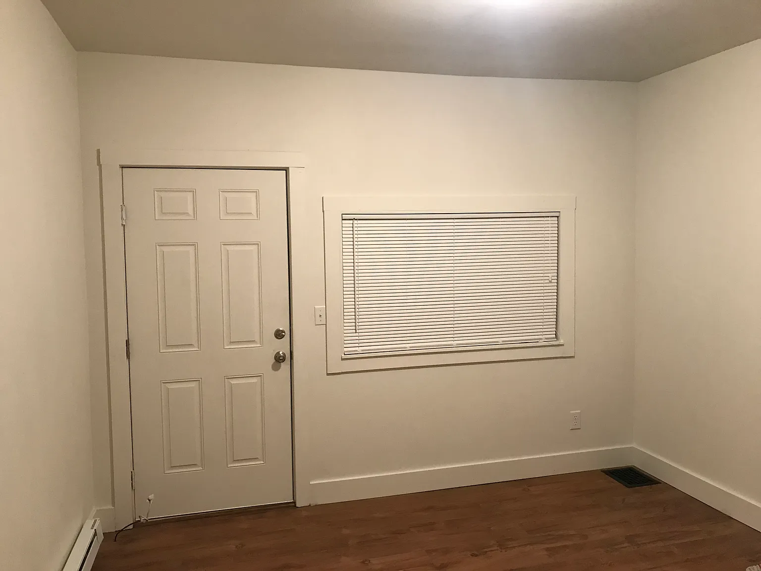 Studio, 300 sqft, $1,200 — Photo 1