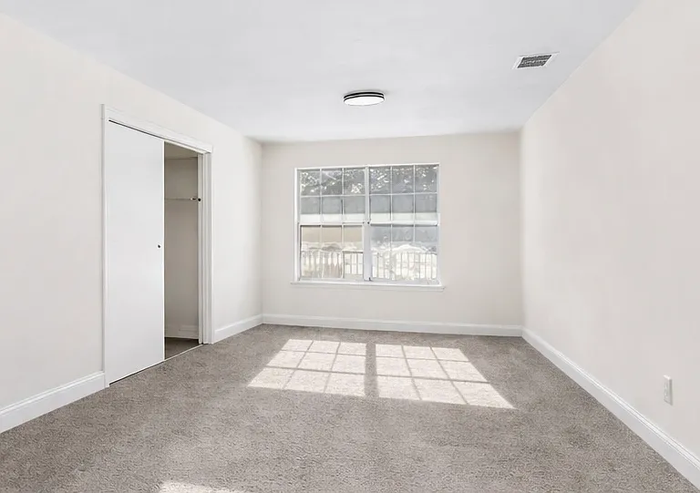 Briarpark at Lakewood — Photo 10