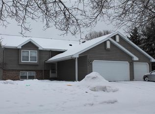 3926 Meadowwood Dr, Eau Claire, WI 54701