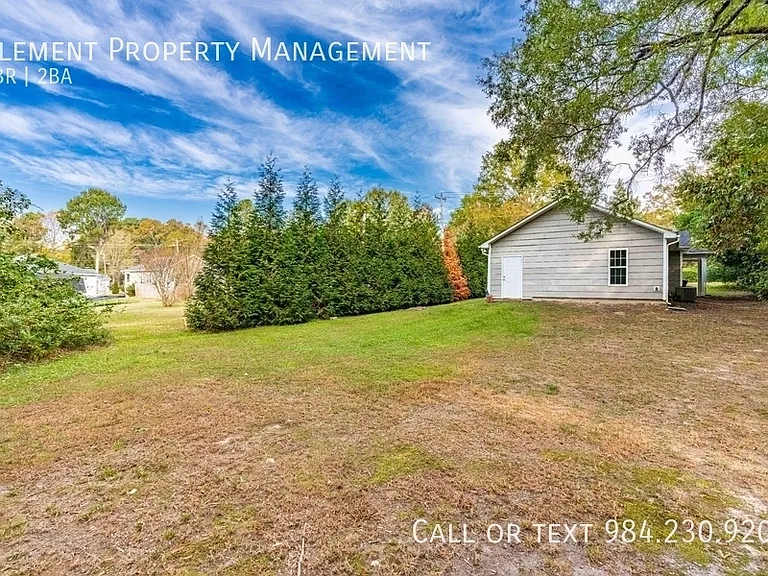 338 E Spring St — Photo 26