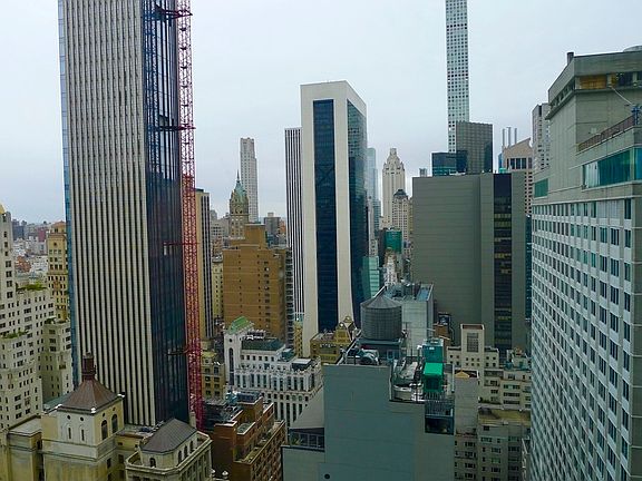 5th image of 146 W 57th St APT 45C