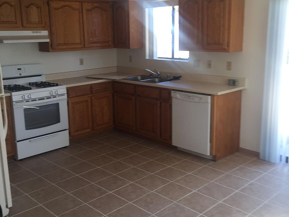 2nd image of 2441 Harrod Ave