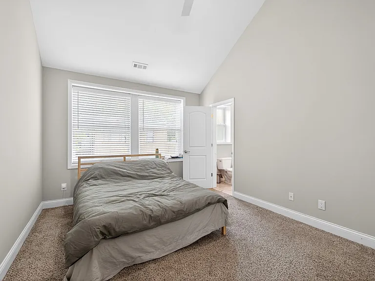 7517 Oxford Dr #3B — Photo 4