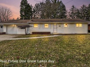 1311 Dover Pl, Saginaw, MI