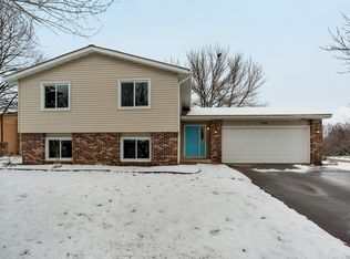 9756 Linden Dr, Eden Prairie, MN 55347