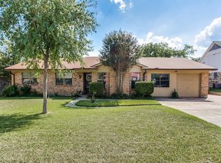 212 Childers Ave, Benbrook, TX 76126