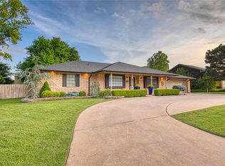 1304 Lynnwood Dr, Elk City, OK 73644