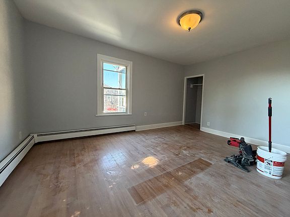 5th image of 305 Beach St Floor 2