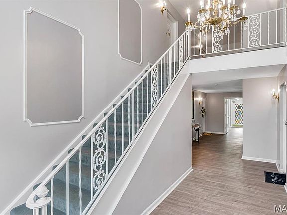 4th image of 4392 Chateau De Ville Dr APT E
