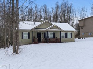 45 Crestview Rd, Lake Ariel, PA 18436
