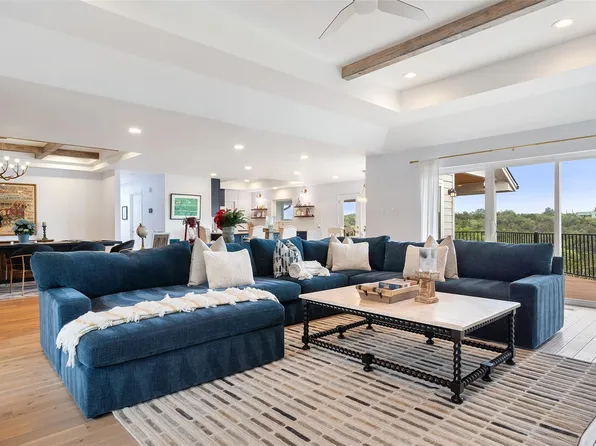 105 Stonegate Ln, Dripping Springs, TX 78620