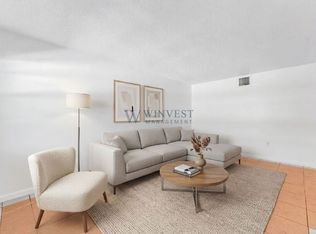 447 NE 125th St #21, Miami, FL 33161