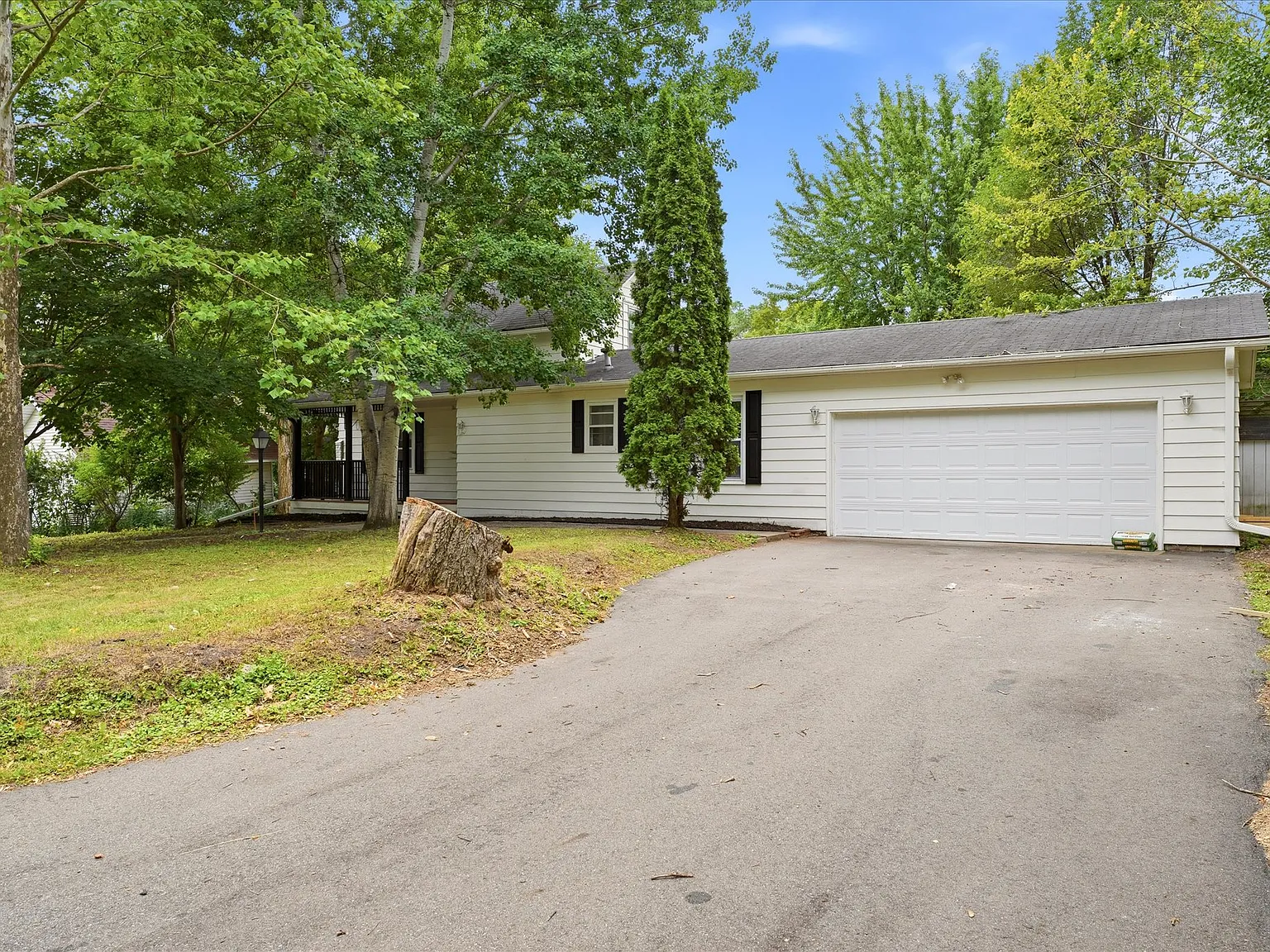 Robbinsdale Single Family Home 3/3/2 Fully Renovated — Photo 2