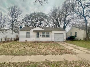 1057 Waverly St, Wichita, KS 67218