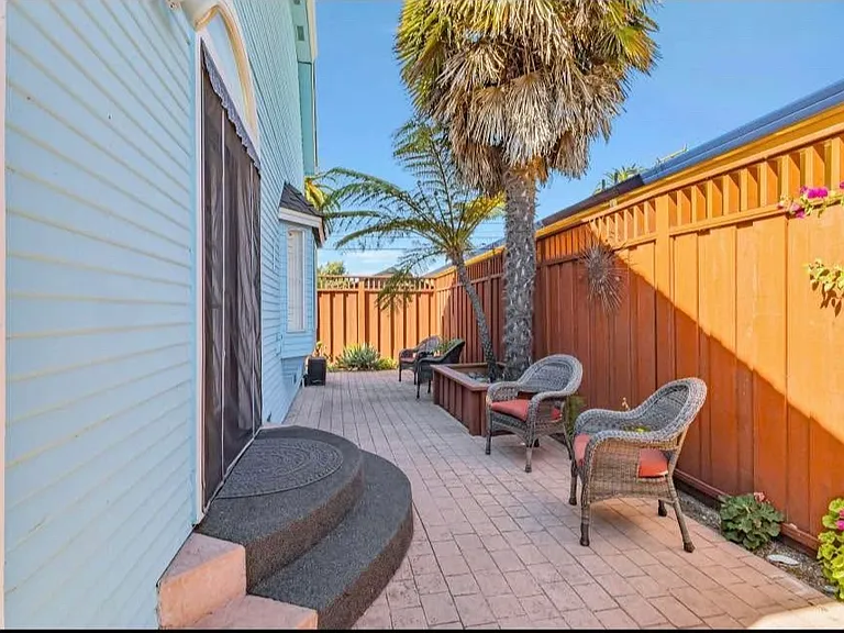 722B Cayuga St — Photo 2
