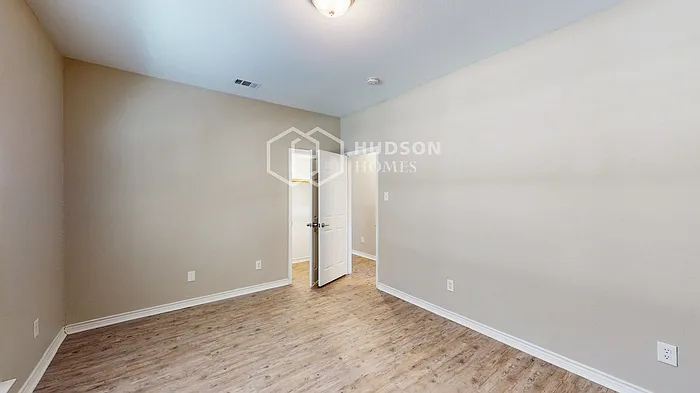 1468 Red Wolf Dr — Photo 26