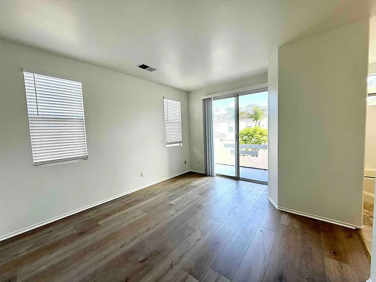 26009 Frampton Ave — Photo 19