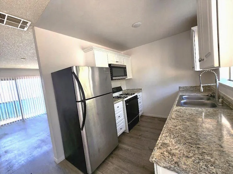 16518 Avalon Ave #2 — Photo 6
