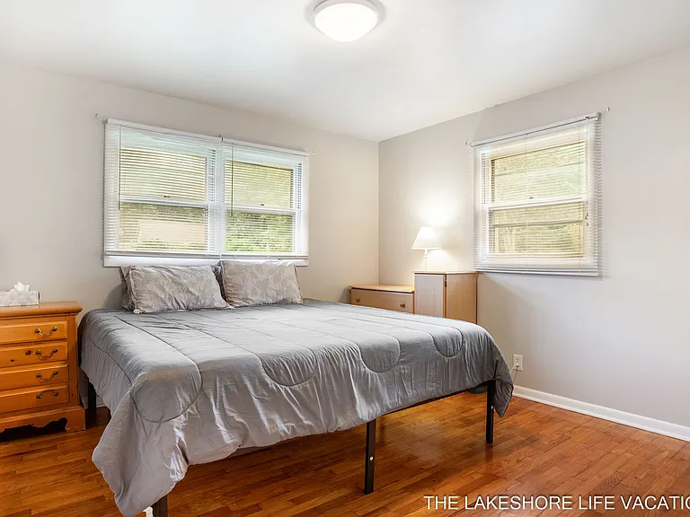 429 S Lakeshore Dr — Photo 6