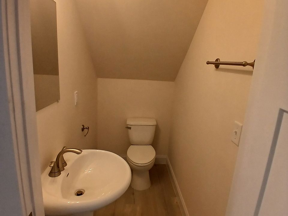 DOWNSTAIRS HALF BATH