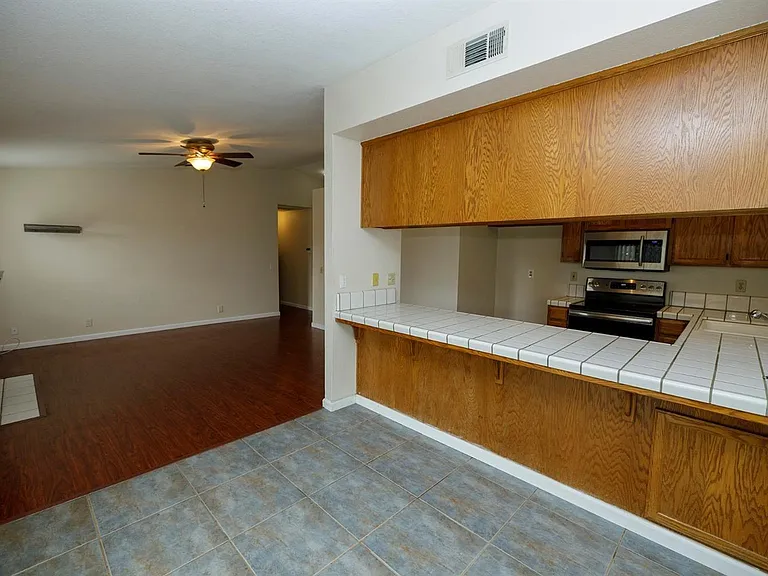 2112 Goldstone Way — Photo 26