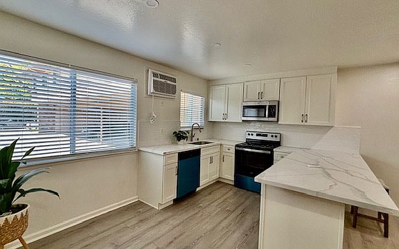 2nd image of 1733 Lacassie Ave #2