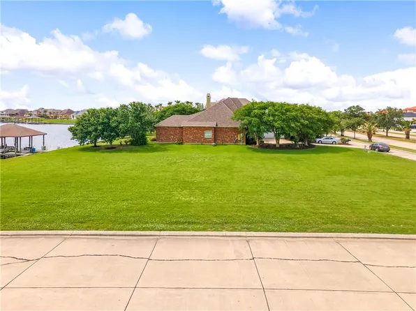2060 Lakeshore Blvd S, Slidell, LA 70461