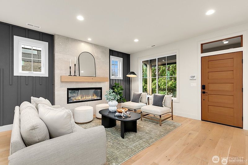 3rd image of 3032 NE Blakeley Street