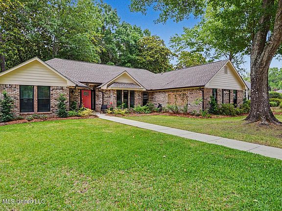 2nd image of 902 Magnolia Bayou Blvd