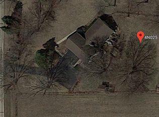 4N025 Townhall Rd, Saint Charles, IL 60175