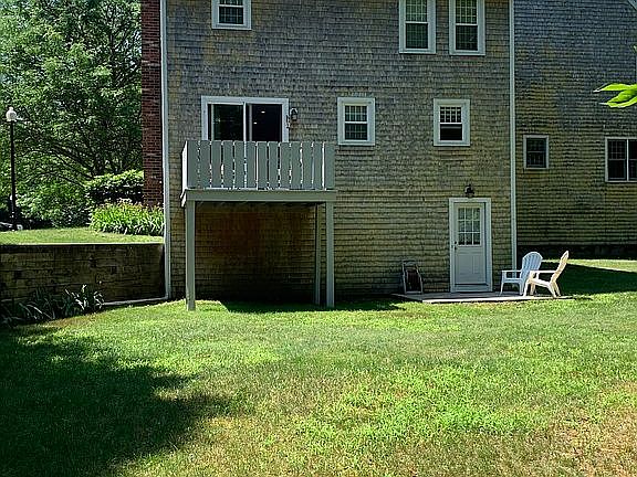 3rd image of 615 Twin Lakes Dr